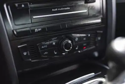 Audi A5 2012 - 18900 EUR, 209124 km - AUTO.MOTO.pt - 209124km - foto 12 de 30