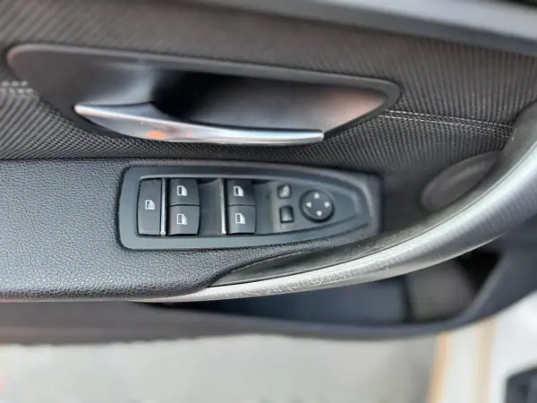 BMW 418 Gran Coupé 2018 - 18900 EUR, 218060 km - AUTO.MOTO.pt - 218060km - foto 16 de 25