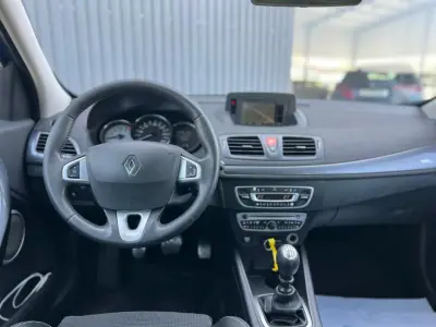 Renault Mégane Sport Tourer 2012 - 6950 EUR, 191200 km - AUTO.MOTO.pt - 191200km - foto 10 de 14