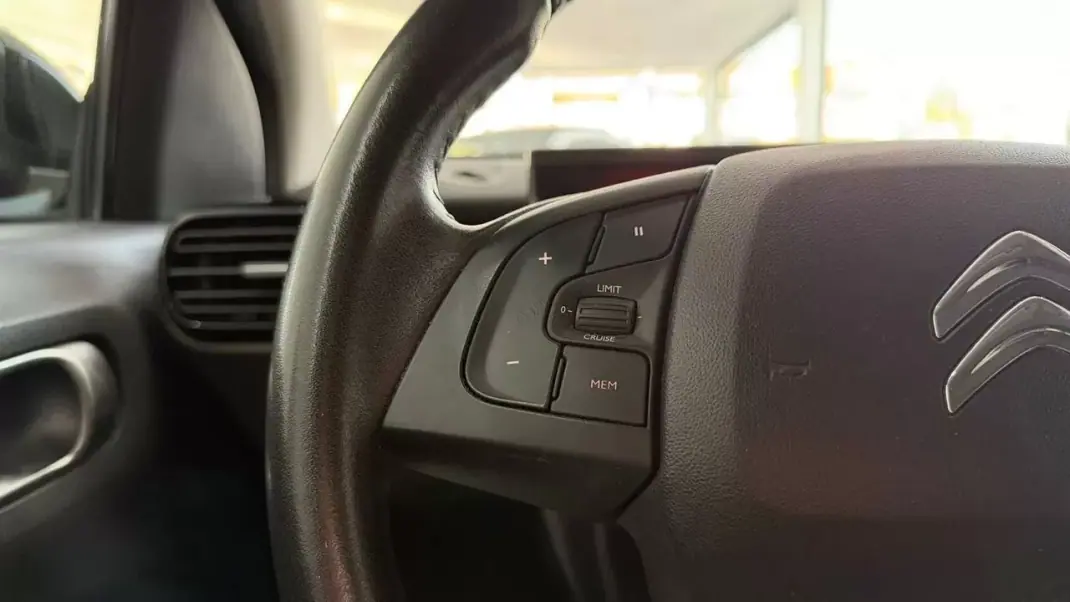 Citroën C4 Cactus 2020 - 10990 EUR, 176794 km - AUTO.MOTO.pt - 176794km - foto 21 de 27