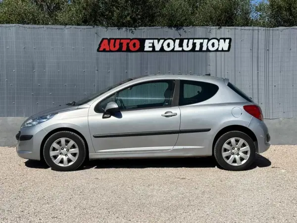Peugeot 207 2008 — photo 3 of 18
