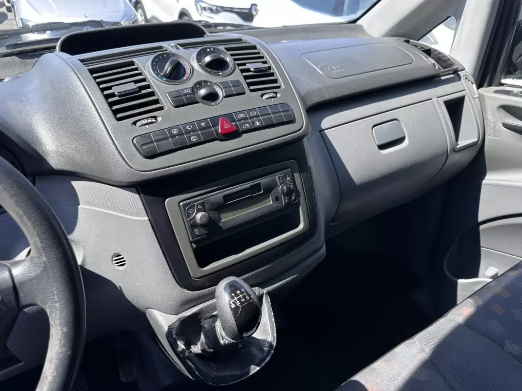 Mercedes-Benz VITO 111 CDI -LONGA 2005 - 5900 EUR, 400000 km - AUTO.MOTO.pt - 400000km - foto 16 de 22