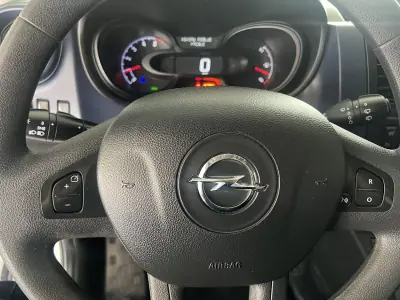 Opel Vivaro 2018 - 24600 EUR, 131722 km - AUTO.MOTO.pt - 131722km - foto 19 de 24