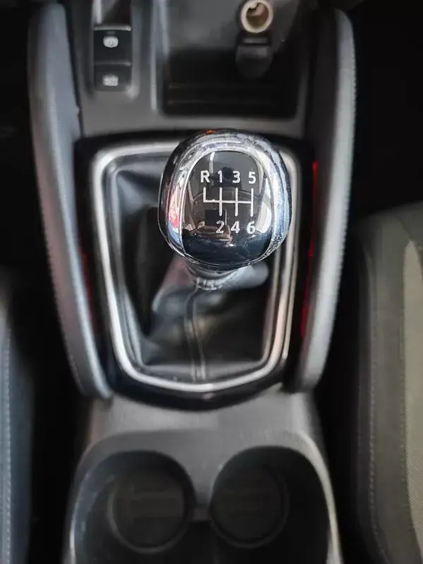 Nissan Qashqai 2017 - 15750 EUR, 155200 km - AUTO.MOTO.pt - 155200km - foto 31 de 37
