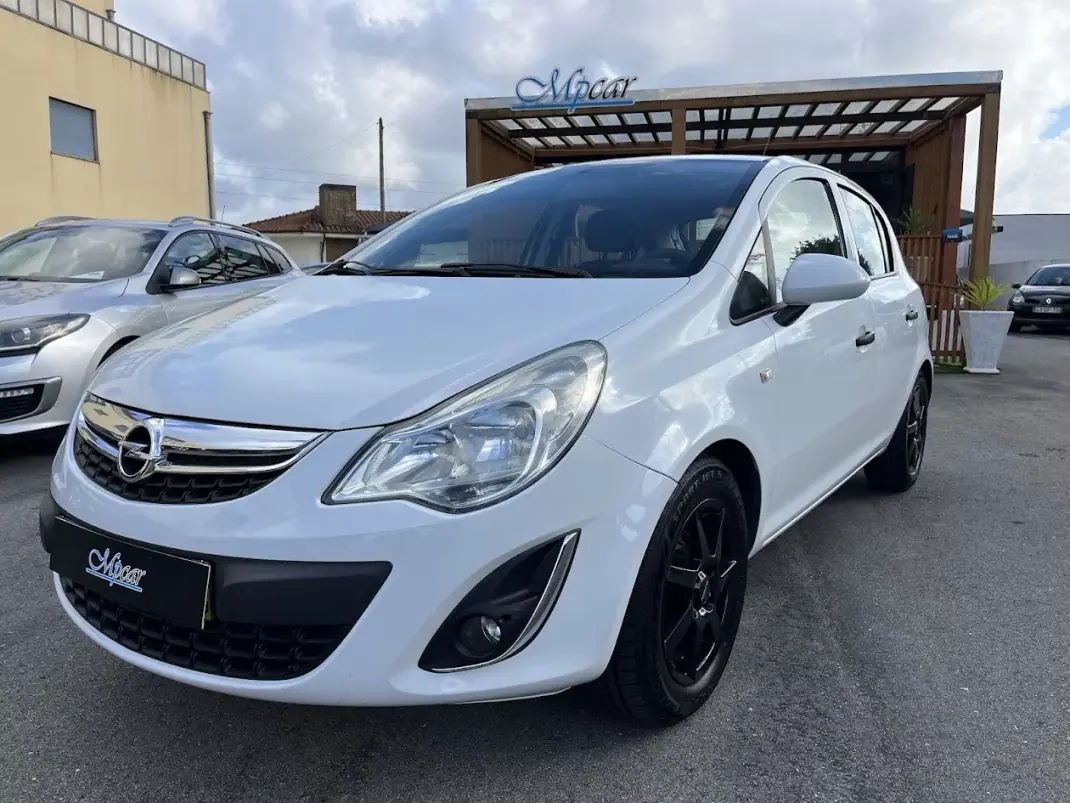 Opel Corsa 2011 - 6450 EUR, 117000 km - AUTO.MOTO.pt - 117000km - foto 9 de 50