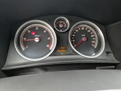 Opel Astra GTC Sport Van 2008 - 3750 EUR, 290000 km - 290000km - foto 9 de 11
