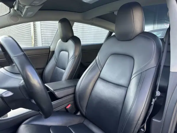Tesla Model 3 2019 - 19900 EUR, 270000 km - AUTO.MOTO.pt - 270000km - foto 30 de 53