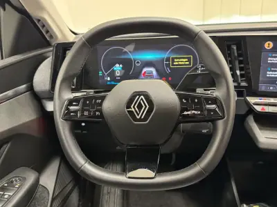 Renault Mégane E-Tech 2022 - 23890 EUR, 69000 km - AUTO.MOTO.pt - 69000km - foto 16 de 28