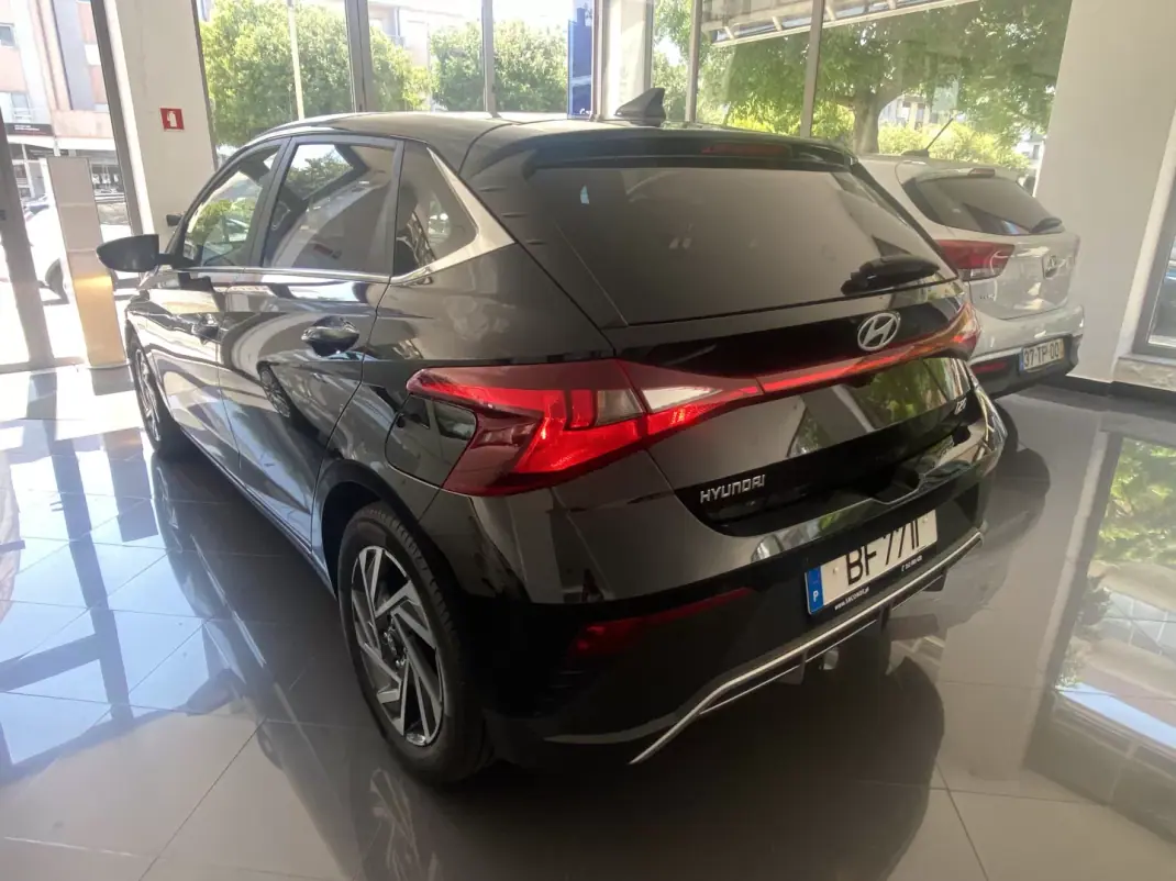 Hyundai i20 2023 - 16750 EUR, 33133 km - 33133km - foto 4 de 37