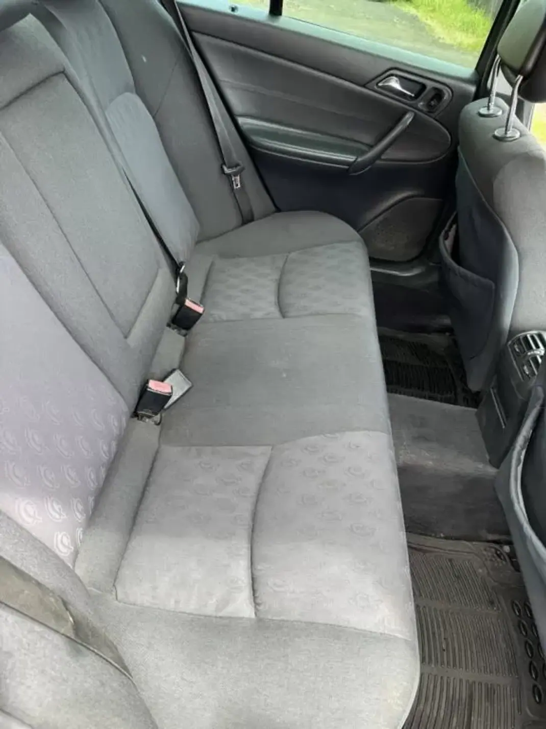 Mercedes-Benz C 200 2001 - 4750 EUR, 212716 km - AUTO.MOTO.pt - 212716km - foto 6 de 7