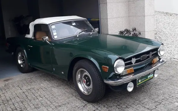 Triumph TR6 2.5 PI 1972 Gasolina — 77 000 km · Porto Triumph TR6 2.5 PI 1972 Gasolina