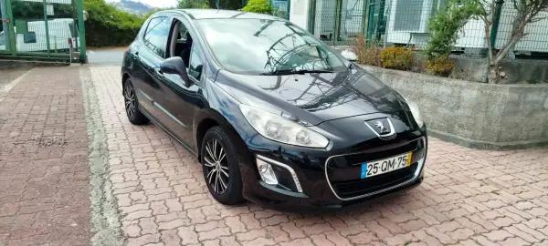 Peugeot 308 2013 - 9950 EUR, 168407 km - AUTO.MOTO.pt - 168407km - foto 3 de 10
