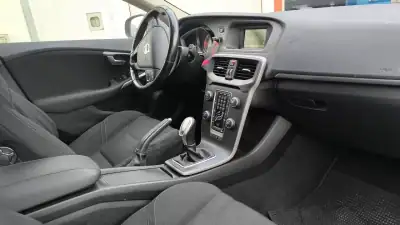 Volvo V40 2013 - 10900 EUR, 190000 km - AUTO.MOTO.pt - 190000km - foto 11 de 22