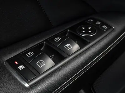 Mercedes-Benz CLS 350 2013 - 26950 EUR, 199000 km - AUTO.MOTO.pt - 199000km - foto 61 de 100