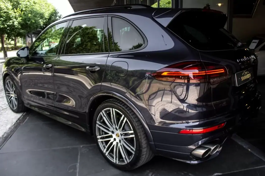 Porsche Cayenne 2016 - 42900 EUR, 139769 km - AUTO.MOTO.pt - 139769km - foto 3 de 49