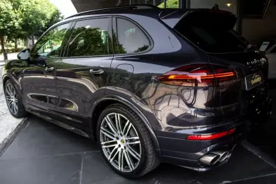 Porsche Cayenne 2016 - 42900 EUR, 139769 km - AUTO.MOTO.pt - 139769km - foto 3 de 49
