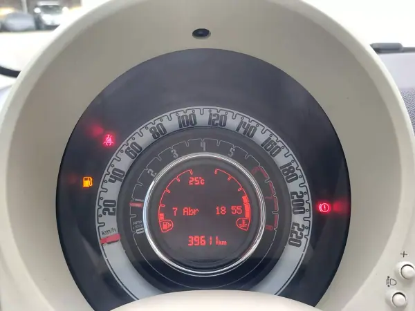 Fiat 500C 2017 - 14500 EUR, 39611 km - AUTO.MOTO.pt - 39611km - foto 14 de 26