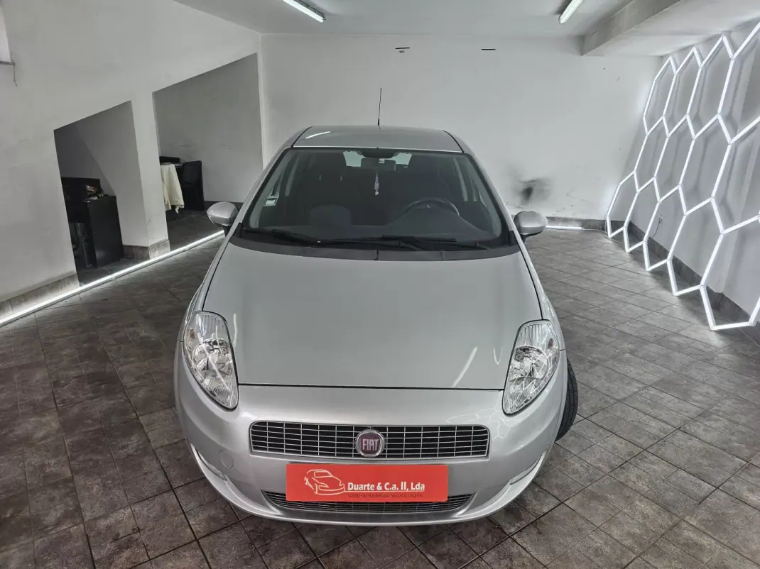 Fiat Grande Punto 2010 - 6000 EUR, 161462 km - AUTO.MOTO.pt - 161462km - foto 5 de 35