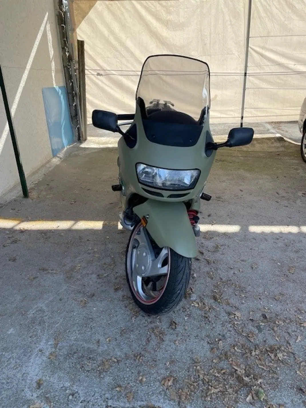 Yamaha GTS 1993 - 2499 EUR, 30505 km - AUTO.MOTO.pt - 30505km - foto 2 de 4