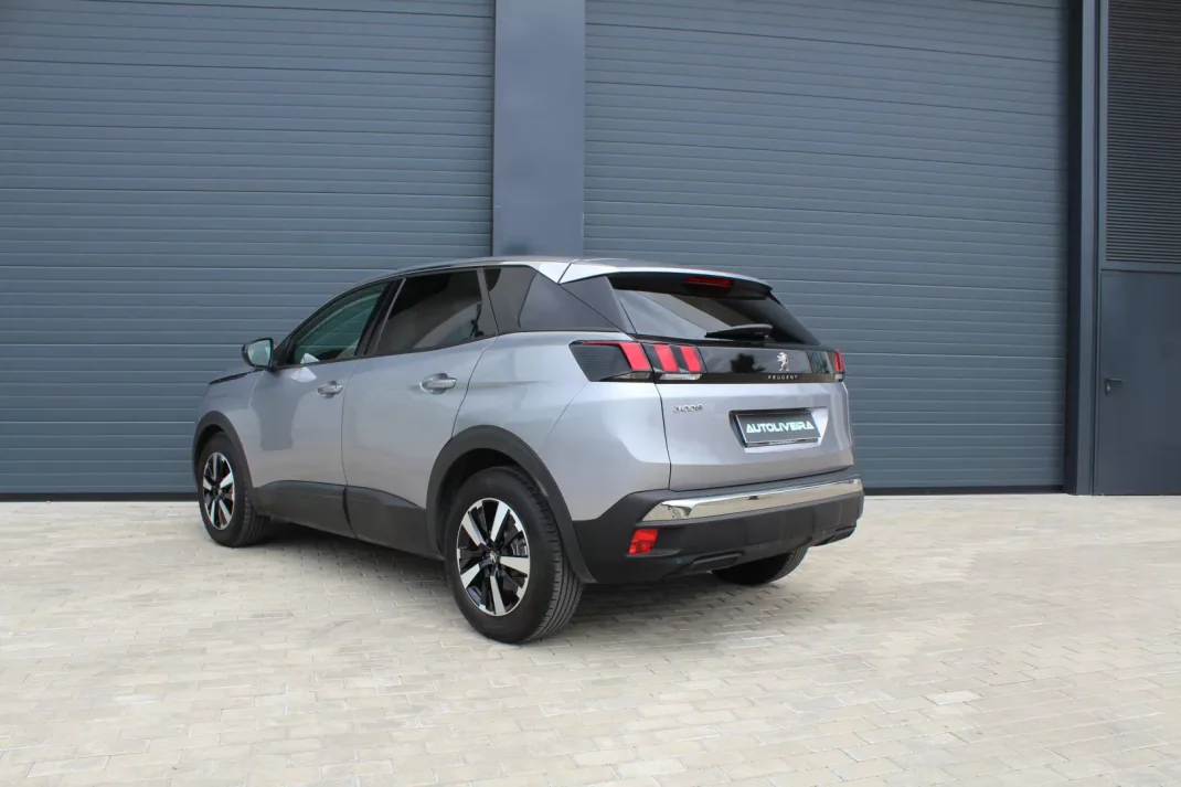 Peugeot 3008 2018 - 18000 EUR, 97000 km - AUTO.MOTO.pt - 97000km - foto 4 de 18