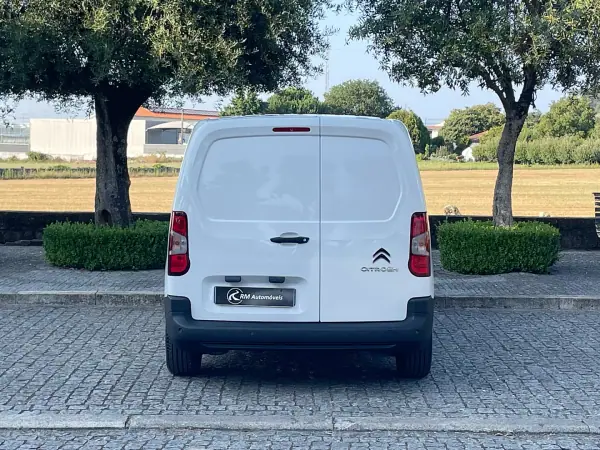 Citroën Berlingo 2021 - 12300 EUR, 118000 km - AUTO.MOTO.pt - 118000km - foto 8 de 38
