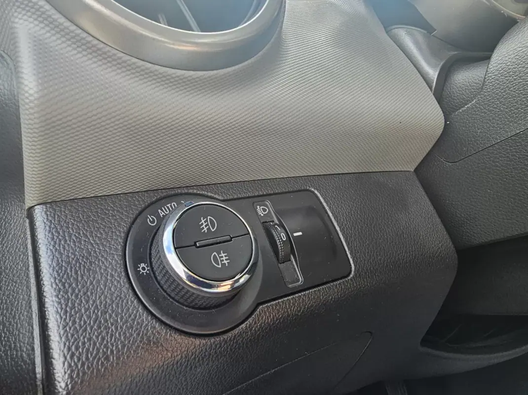 Chevrolet Aveo 2013 - 6990 EUR, 151000 km - AUTO.MOTO.pt - 151000km - foto 13 de 13