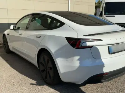 Tesla Model 3 2024 - 35900 EUR, 47005 km - 47005km - foto 2 de 10