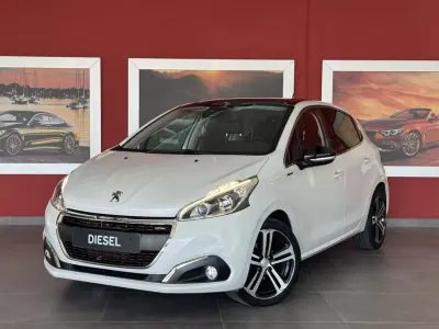 Peugeot 208 2017 - 12990 EUR, 101119 km - AUTO.MOTO.pt - 101119km - foto 2 de 22
