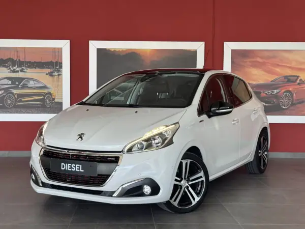 Peugeot 208 2017 - 12990 EUR, 101119 km - AUTO.MOTO.pt - 101119km - foto 2 de 22
