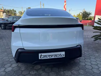 Tesla Model Y 2026 - 44900 EUR, 100 km - AUTO.MOTO.pt - 100km - foto 8 de 31