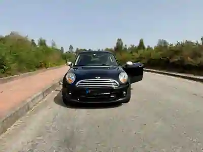 MINI Cooper 2011 - 7000 EUR, 175000 km - AUTO.MOTO.pt - 175000km - foto 3 de 13