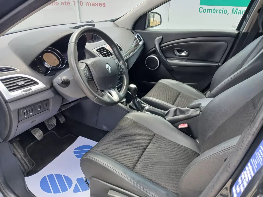 Renault Mégane Sport Tourer 2010 - 6350 EUR, 169329 km - AUTO.MOTO.pt - 169329km - foto 14 de 24