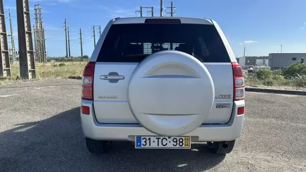 Suzuki Grand Vitara 2009 - 9900 EUR, 121000 km - AUTO.MOTO.pt - 121000km - foto 4 de 18