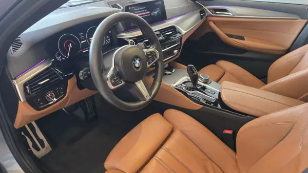 BMW 530 2019 - 19900 EUR, 298200 km - AUTO.MOTO.pt - 298200km - foto 37 de 57
