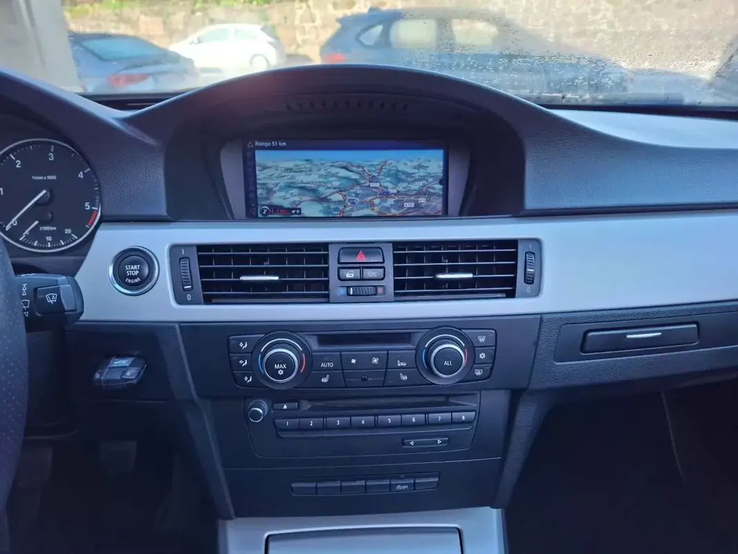 BMW 320 2010 - 15900 EUR, 220000 km - AUTO.MOTO.pt - 220000km - foto 27 de 42