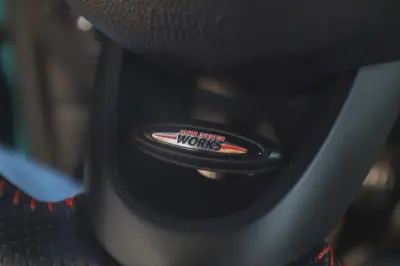 MINI One 2018 - 18980 EUR, 61420 km - AUTO.MOTO.pt - 61420km - foto 17 de 30