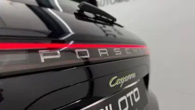 Porsche Cayenne 2019 - 59990 EUR, 87906 km - AUTO.MOTO.pt - 87906km - foto 2 de 33