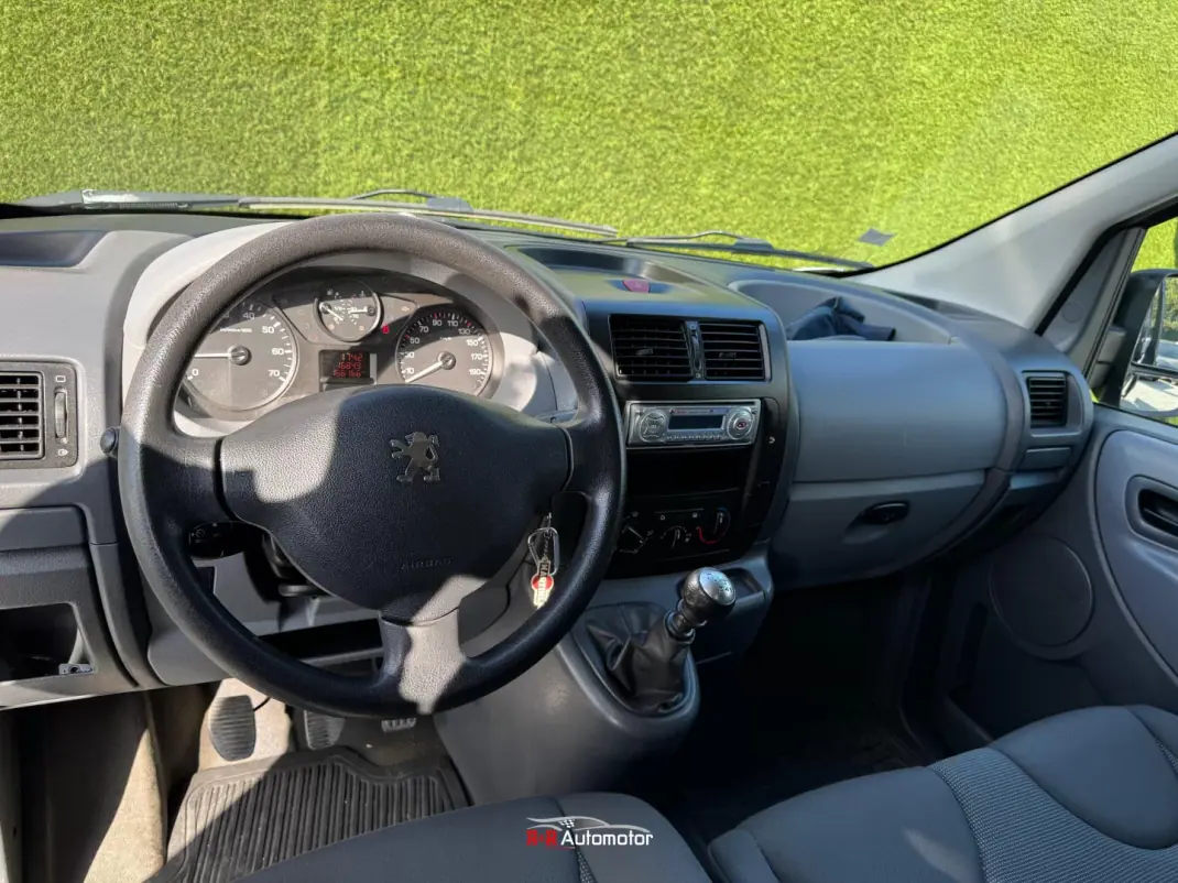 Peugeot Expert 2011 - 10900 EUR, 166000 km - 166000km - foto 3 de 17
