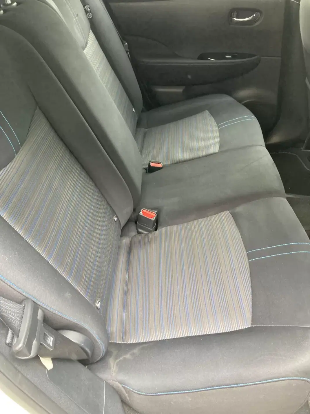 Nissan Leaf 2019 - 13500 EUR, 81279 km - AUTO.MOTO.pt - 81279km - foto 18 de 20