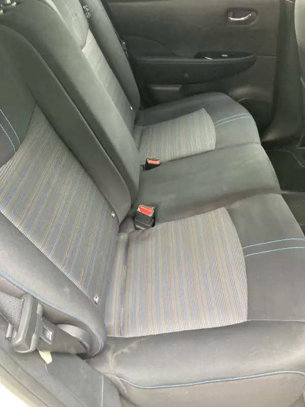 Nissan Leaf 2019 - 13500 EUR, 81279 km - AUTO.MOTO.pt - 81279km - foto 18 de 20