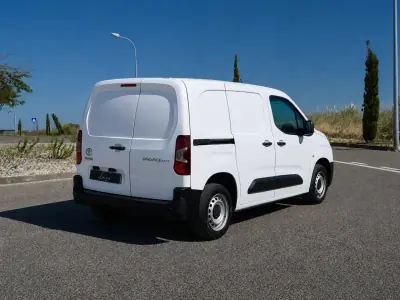 Toyota Proace 2023 - 17700 EUR, 42993 km - 42993km - foto 4 de 18