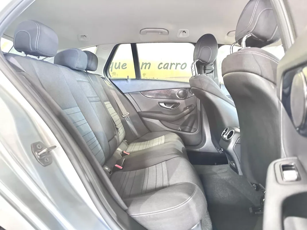 Mercedes-Benz C 300 2019 - 25900 EUR, 228972 km - AUTO.MOTO.pt - 228972km - foto 19 de 35