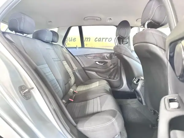 Mercedes-Benz C 300 2019 - 25900 EUR, 228972 km - AUTO.MOTO.pt - 228972km - foto 19 de 35