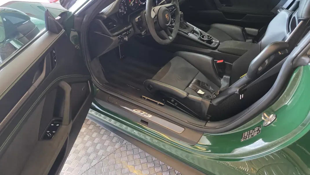 Porsche 992 2021 - 235000 EUR, 15666 km - AUTO.MOTO.pt - 15666km - foto 40 de 61