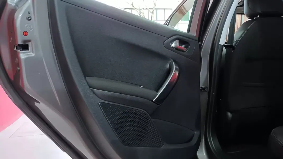 Peugeot 2008 2016 - 13750 EUR, 44423 km - AUTO.MOTO.pt - 44423km - foto 47 de 58