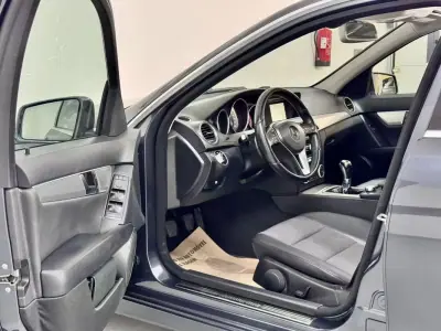 Mercedes-Benz C 220 2013 - 13750 EUR, 177000 km - AUTO.MOTO.pt - 177000km - foto 22 de 54