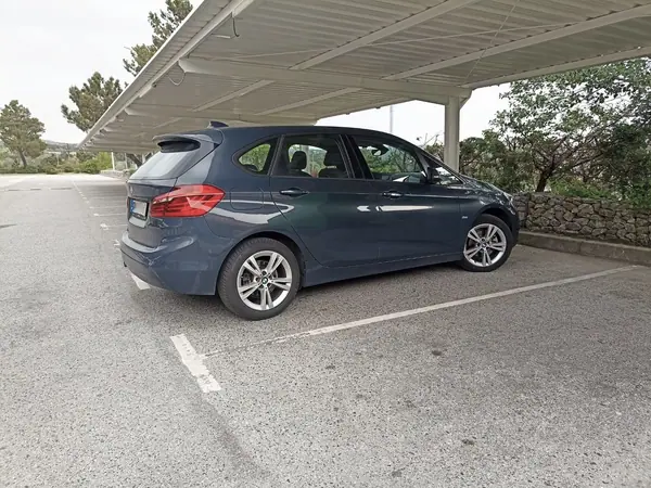 BMW 216 Active Tourer 2016 — photo 2 of 7