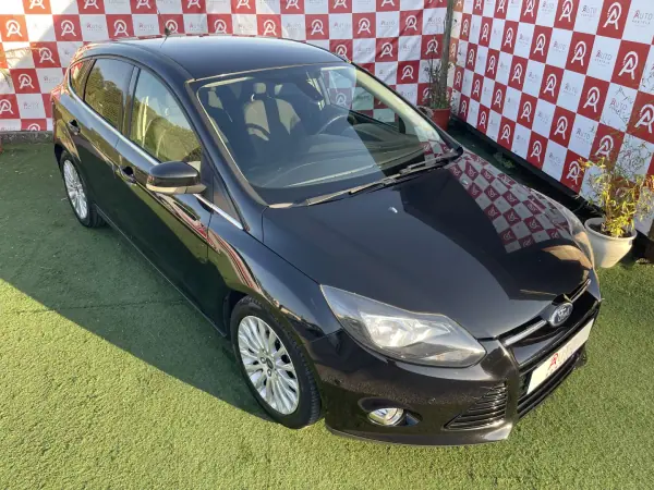 Ford Focus 2013 - 9990 EUR, 186235 km - AUTO.MOTO.pt - 186235km - foto 6 de 23