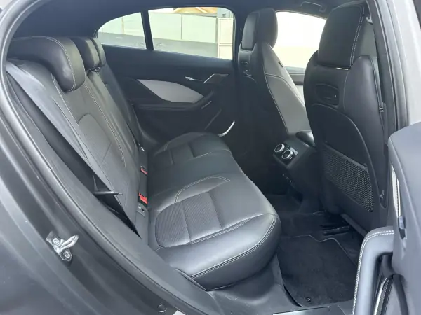 Jaguar I-Pace 2018 - 27900 EUR, 113000 km - AUTO.MOTO.pt - 113000km - foto 38 de 59