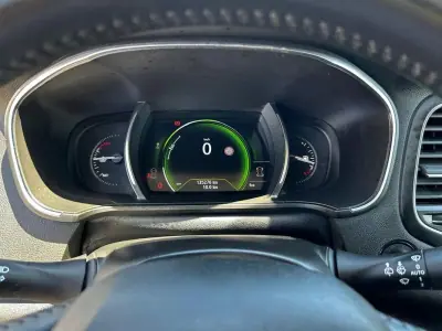 Renault Mégane 2019 - 14250 EUR, 135000 km - AUTO.MOTO.pt - 135000km - foto 23 de 39